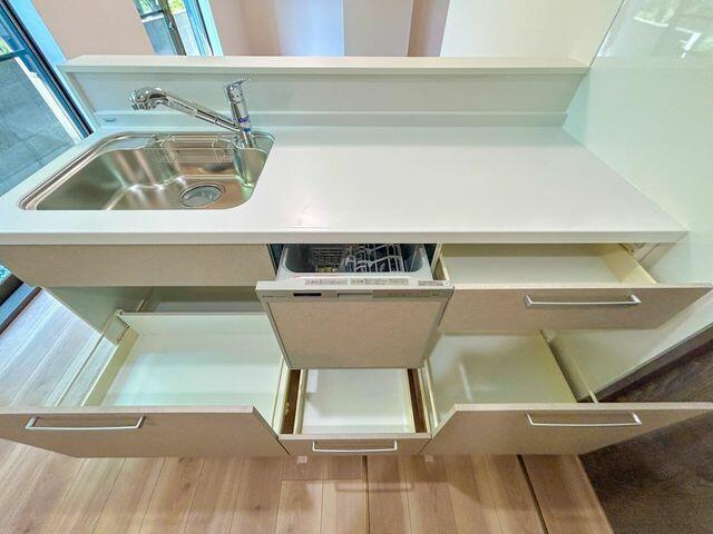 岡山市北区佐山の中古一戸建のキッチン|【リフォーム済】キッチン収納…