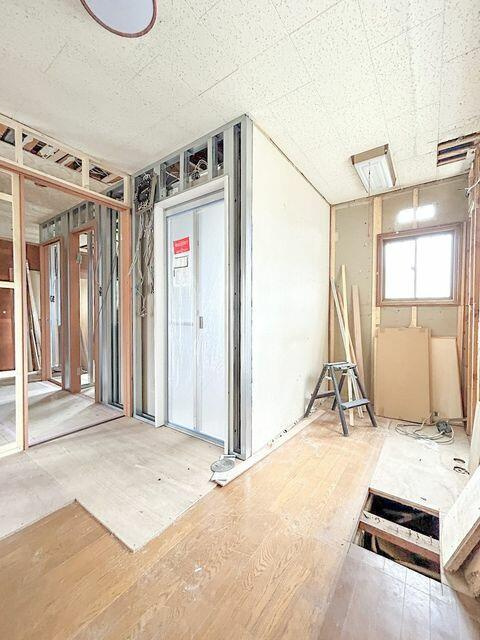 岡山市北区佐山の中古一戸建のその他|【リフォーム中】脱衣所のお写…