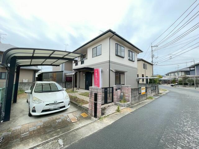 岡山市北区小山の中古一戸建の前面道路含む現地写真