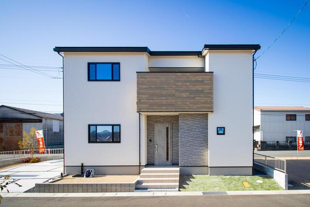 岡山市北区辛川市場の中古一戸建の外観パース|前面道路も広く。駐車もラクラ…