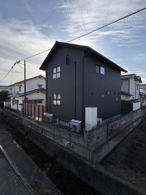 岡山市北区一宮の中古一戸建の前面道路含む現地写真|２０２５年１２月９日撮影