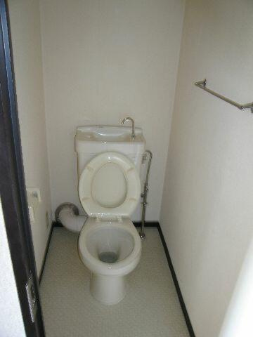 岡山市北区一宮の中古一戸建のトイレ