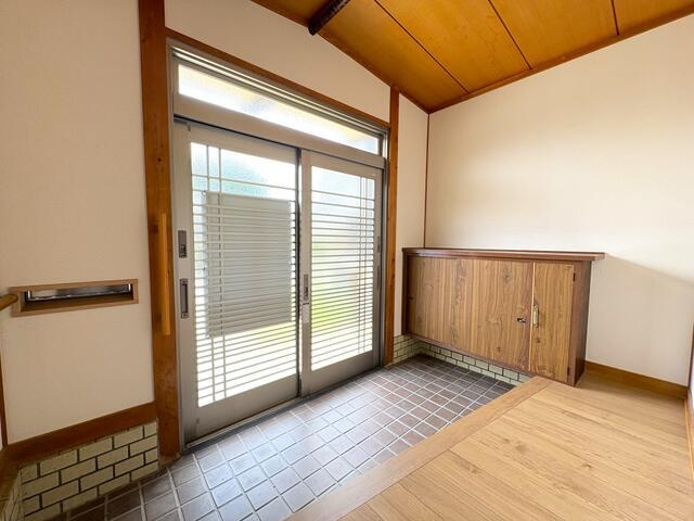 岡山市北区足守の中古一戸建の玄関