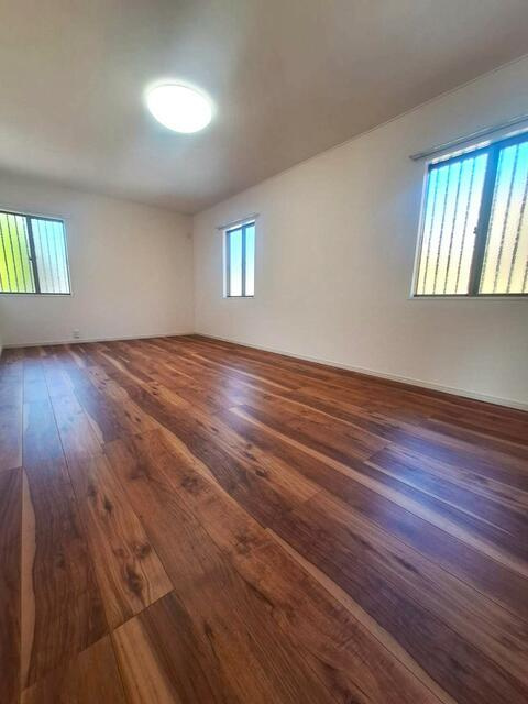岡山市北区横井上の中古一戸建の洋室