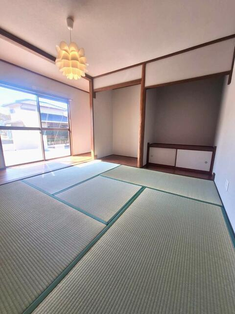 岡山市北区横井上の中古一戸建の和室
