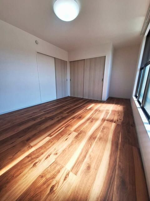 岡山市北区横井上の中古一戸建の洋室