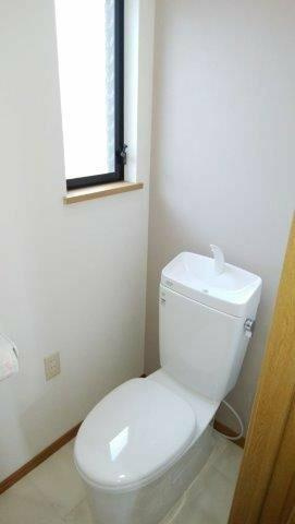 岡山市北区門前の中古一戸建のトイレ
