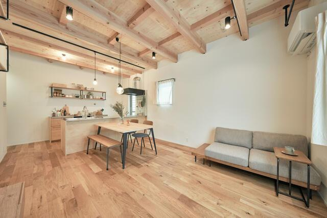 岡山市北区平田の中古一戸建のその他|木目がオシャレな室内です♪