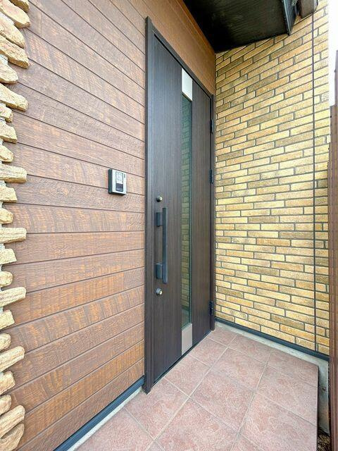 岡山市北区花尻ききょう町の中古一戸建のその他|【玄関】玄関外部のお写真です…
