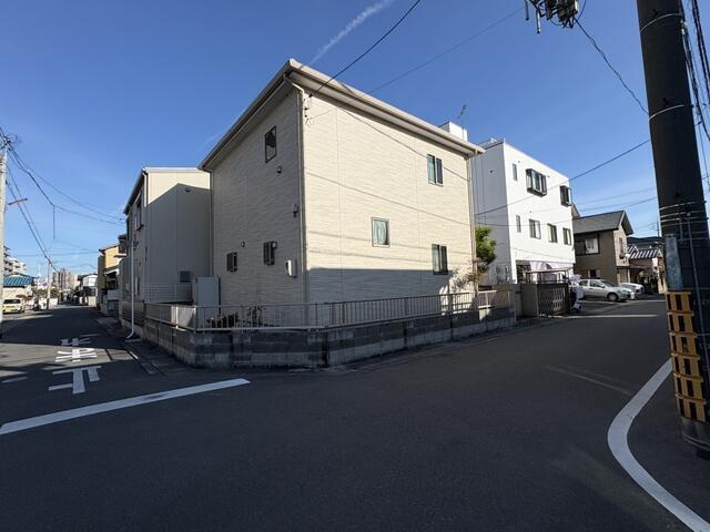 岡山市北区西之町の中古一戸建の前面道路含む現地写真