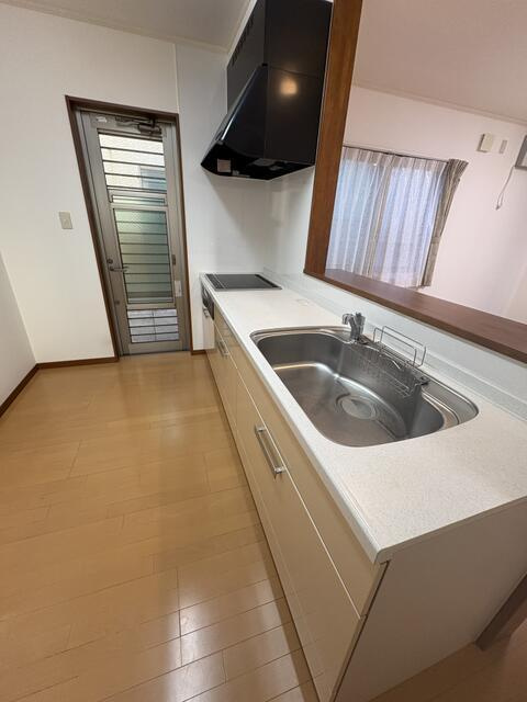 岡山市北区西之町の中古一戸建のキッチン