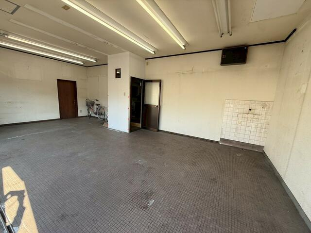 岡山市北区西崎１丁目の中古一戸建の駐車場