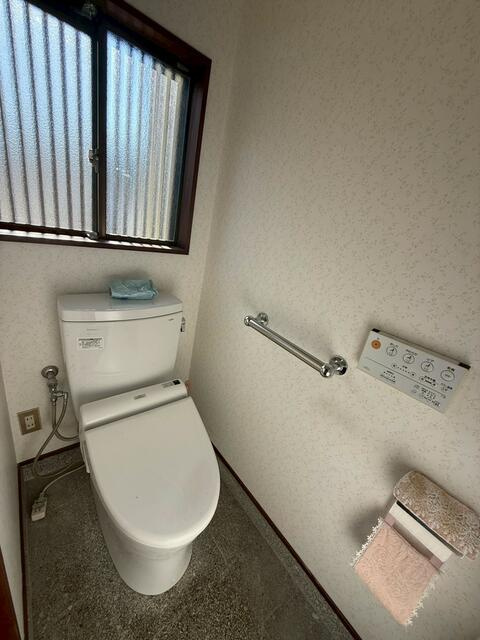 岡山市北区西崎１丁目の中古一戸建のトイレ
