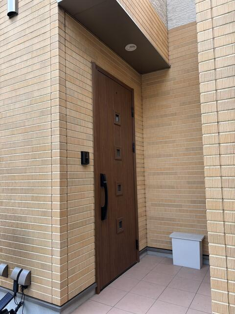 岡山市北区楢津の中古一戸建の玄関