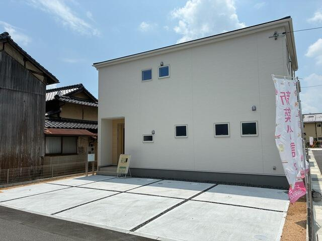岡山市北区撫川の新築一戸建の駐車場|ピンとくるものから始まる新居…