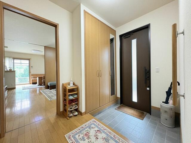 岡山市北区富原の中古一戸建の玄関