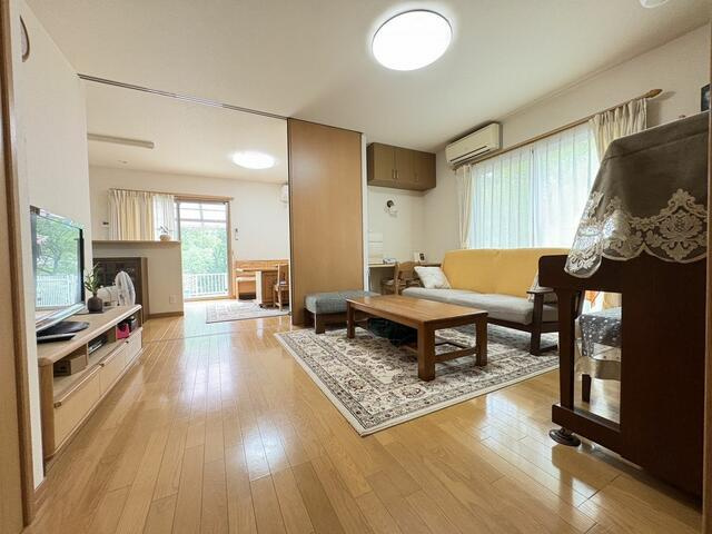 岡山市北区富原の中古一戸建の居間・リビング