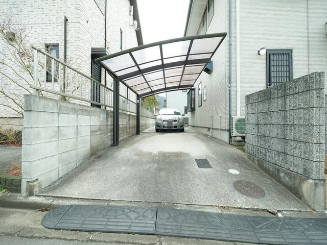 岡山市北区津高の中古一戸建の駐車場