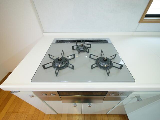 岡山市北区津高の中古一戸建のキッチン