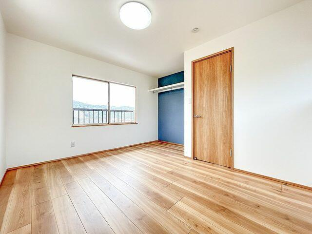 岡山市北区津高の中古一戸建の洋室|【リフォーム済】２階約６帖洋…