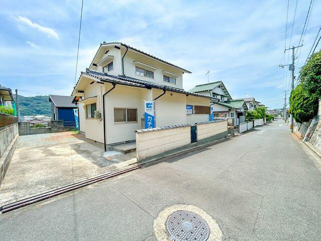 岡山市北区津高の中古一戸建の前面道路含む現地写真|【リフォーム済】外観別角度か…