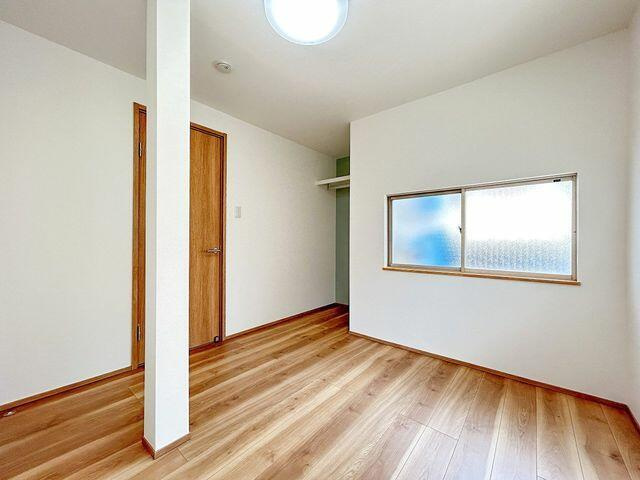 岡山市北区津高の中古一戸建の洋室|【リフォーム済】１階約４．５…