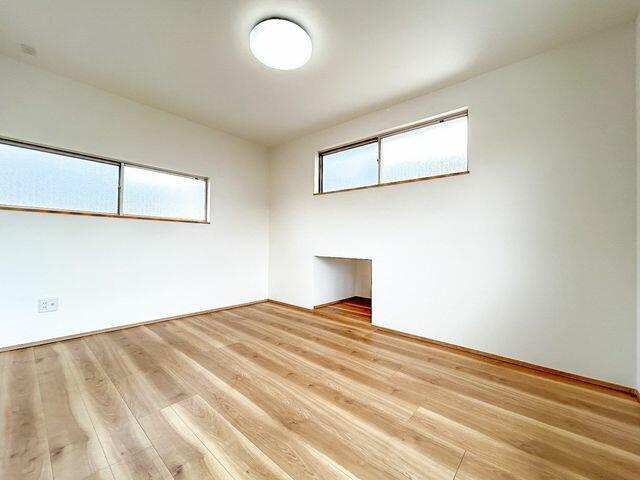 岡山市北区津高の中古一戸建の洋室|【リフォーム済】２階洋室別角…