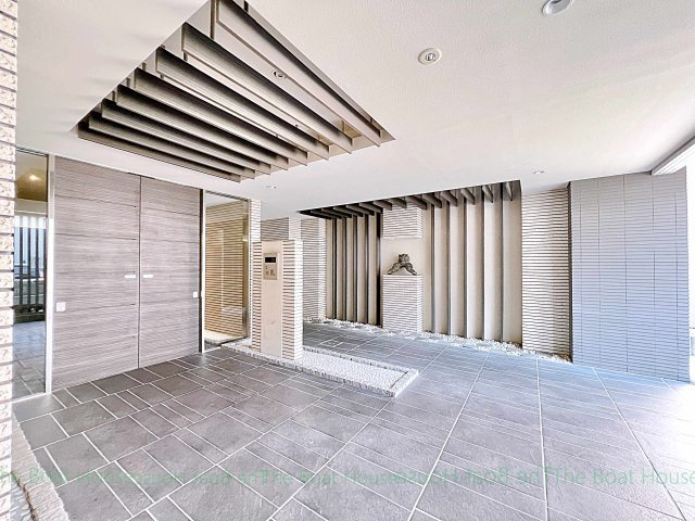 La　casa　alba　dueのエントランス