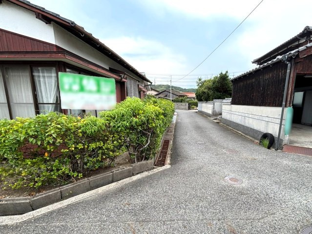 赤崎4丁目の前面道路含む現地写真