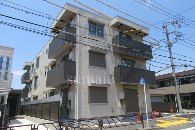 セレシェイラ参番館の外観|別アングルからみた外観です♪