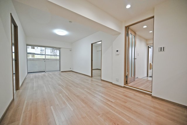 千里山ロイヤルマンション2番街D棟のダイニング|家具の配置自由度が高く、お好みのインテリアコーディネートを楽しめる空間です。