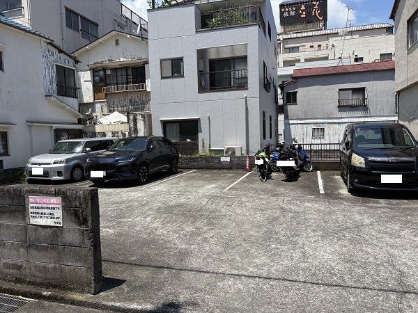 熱海市　昭和町の駐車場