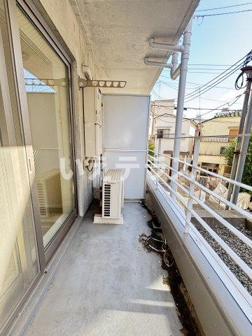 神戸山手アパートメントのバルコニー