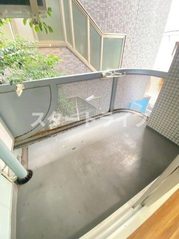 大阪市東淀川区下新庄２丁目の賃貸マンションのバルコニー