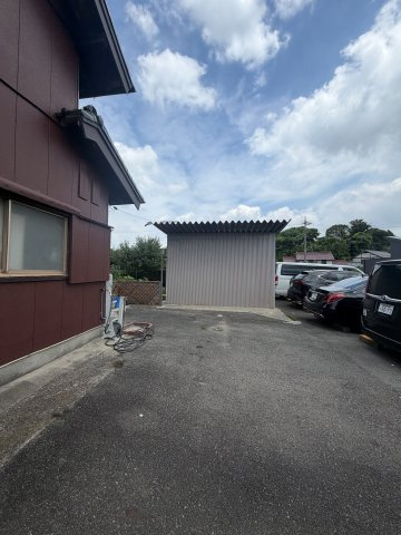 常滑市矢田字垣出口店舗付き住宅の駐車場