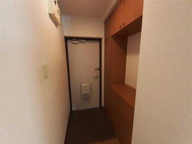 クール　ヴェルビュの玄関|きれいな玄関です