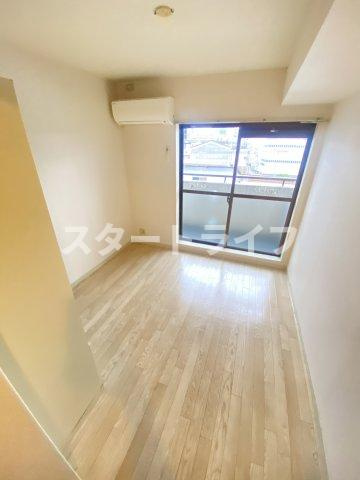大阪市淀川区野中北１丁目の賃貸マンションの居間・リビング