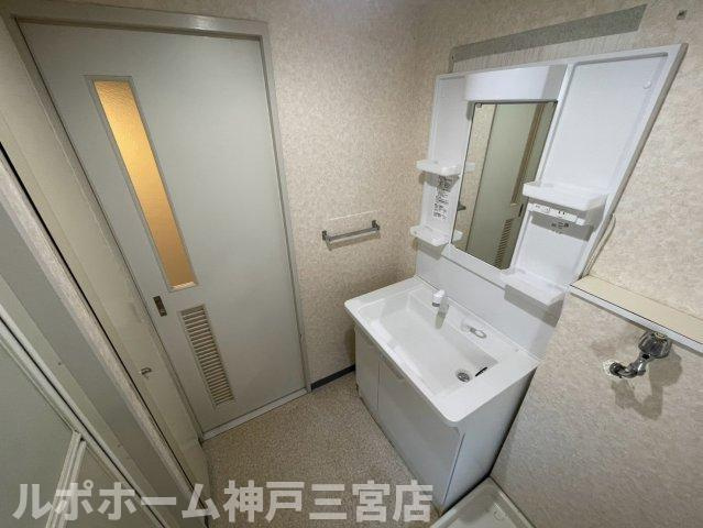 ジュリアス中山手の洗面所