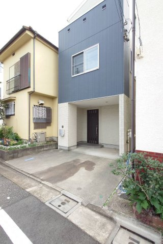 堀切3丁目貸住宅の駐車場
