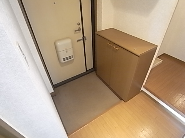 【玄関】 | フラットセブン芝山 | ゆったりとした玄関です