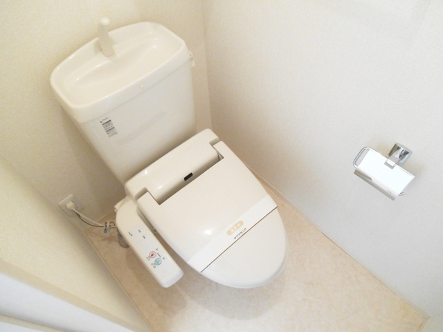 メゾン　ド　グランメールのトイレ|温水洗浄機能付きの個室トイレ♪