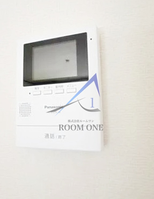 エスティハウス代沢A棟のセキュリティ|モニター付インターホンです。