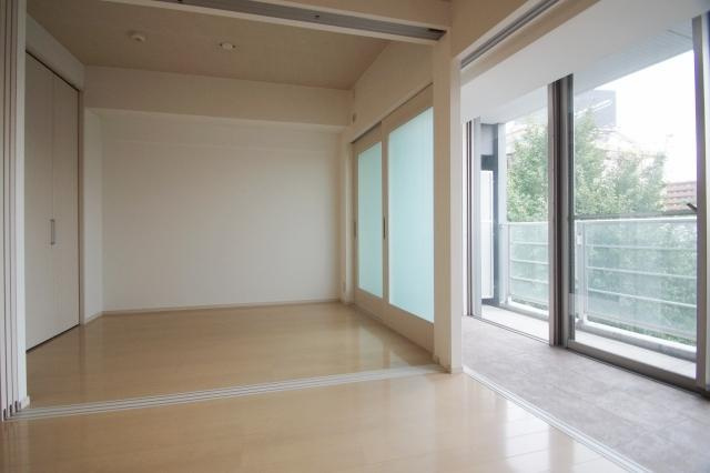 新品家具付きマンション住吉5(KaGood福岡)の居間・リビング