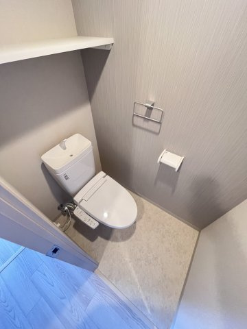 大阪市都島区内代町１丁目の賃貸マンションのトイレ
