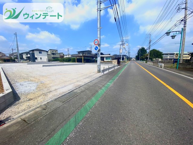 かすみがうら市下稲吉14期　新築戸建　3号棟の前面道路含む現地写真|敷地面積163.72㎡（49.52坪）のゆとりある土地で、陽当たり・風通しも良好。ぜひ現地でご体感ください。
