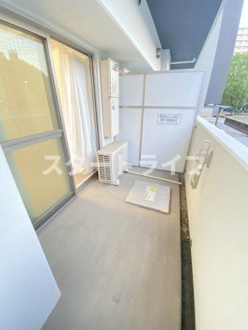 大阪市淀川区宮原５丁目の賃貸マンションのバルコニー