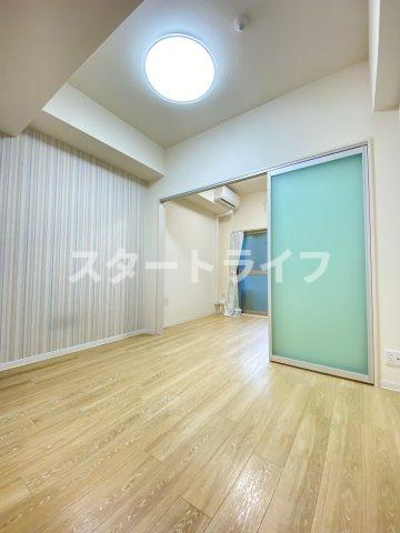 大阪市淀川区宮原５丁目の賃貸マンションの居間・リビング