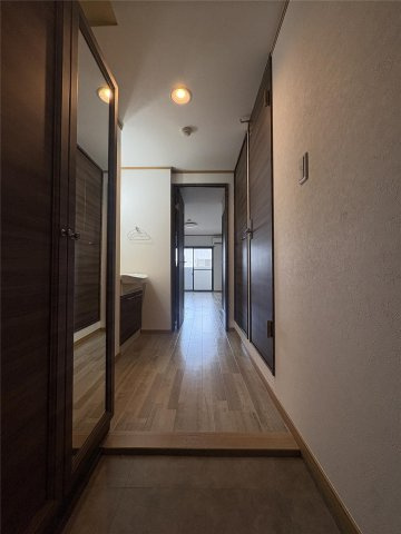 ウイングス7番館の玄関