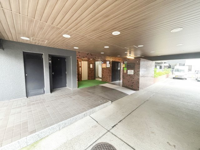 【エントランス】