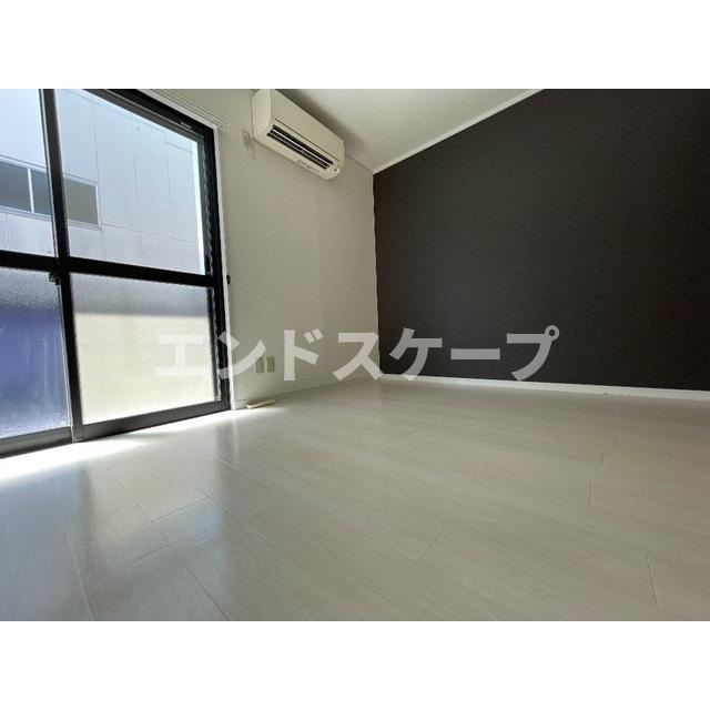 ヴィラ・オトンヌCの居間・リビング|高崎、前橋のお部屋探しはエンドスケープまで！お客様の理想お聞かせ下さい♪
